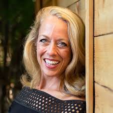 What are the key features of the 990 sewing machine?