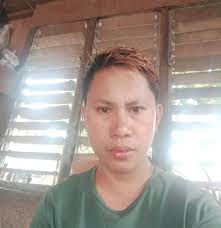 MAGNANAKAW NG CELLPHONE, HUMINGI NG 'RANSOM' Na-huli cam ang pagnanakaw ng  cellphone ng isang lalaki sa isang motorsiklo sa Quezon City nitong Sept.  20, 2021. Nang subukan daw i-contact ng biktima ang