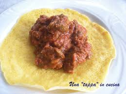 500 gr di cipolle 8 cucchiai di olio di semi o burro (io ne ho messi 4 di olio, la prossima volta voglio provare col burro chiarificato) 5 cucchiai da tavola di berberé. Zighini Con Injera