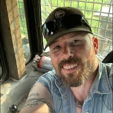 Billy Tullos's Instagram, Twitter & Facebook