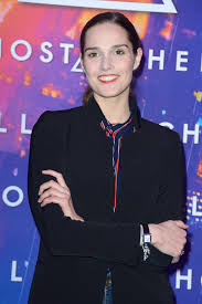 Florent mothe et camille lou la légende du roi arthur, le nouveau spectacle créé par dove attia. Camille Lou Ghost In The Shell Premiere In Paris 3 21 2017 Celebmafia