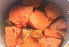 Le Flan Au Giraumon Qui Convient Aussi Aux Vegetariens In 2020 Flan Food Fruit
