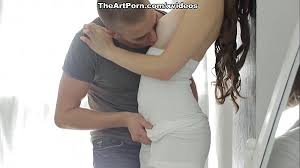 عشاء عيد ألشُكر هذا هو بالضبط السبب وراء عودة أخوها إيزيا من الجامعة حتى يجد شقيقته ناتالي تستحم في غرفته القديمة. Master Of Temptation Scene 1 Xnxx Com