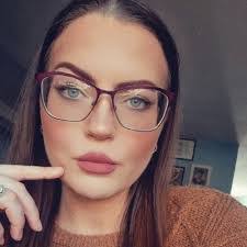 Victoria Mcdaniel's Instagram, Twitter & Facebook