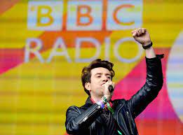 His birthday, what he did before fame, his family life, fun trivia facts, popularity rankings, and more. Qrkbrtfrue8m M