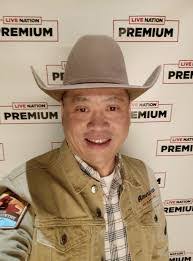 Wes Mcelroy's Instagram, Twitter & Facebook