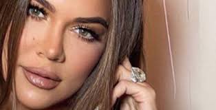 Khloe kardashian's wearing a massive ring on her engagement finger during an outing with tristan thompson. Did Tristan Thompson Give Khloe Kardashian Ice For Christmas
