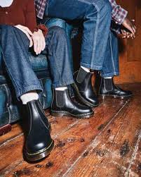 A classic chelsea boot, done doc martens style with the brand's instantly recognizable contrast stitching. 2976 Chelsea Boots Dr Martens Official