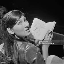 Linda Kitson's Instagram, Twitter & Facebook