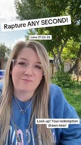 Sabrina Hooker's Instagram, Twitter & Facebook