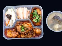 Meituan waimai also calculates and recommend food choice to customers based on its algorithm that takes your eating habit and popular choice into consideration. China S Food Delivery Revolution Meituan V E Le Me Chengdu Expat