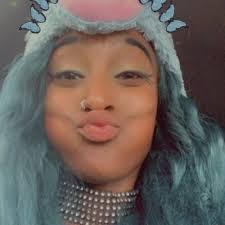 Latoya Rideau's Instagram, Twitter & Facebook