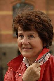 Esslingers Erzählungen: Noch 24 Geschichten bis Weihnachten:  Vorlesegeschichten : Scheffler, Ursel, Preußler, Prof. Otfried, Dickens,  Charles, Leberer, Sven: Amazon.de: Books