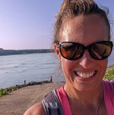 What health insurance companies are recommended for a hockey player moving  from Canada to the USA?