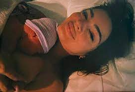 Emily Ratajkowski Shares Sweet Photo Breastfeeding