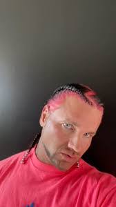 Jonathan Hembree's Instagram, Twitter & Facebook