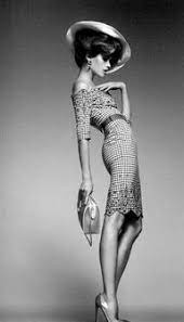 So, apart from the posing aspect, the shapes that are struck, most glamour models wouldn't be able to replicate it due to their body shapes. Pin By Suzi Cyrus On The Art Of Posing Fashion Poses Fashion Photography Fashion