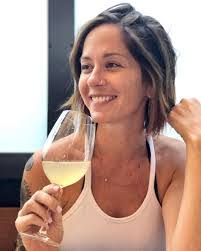 Sara Adler's Instagram, Twitter & Facebook