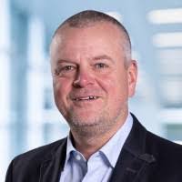 Daniel Hennig's Instagram, Twitter & Facebook