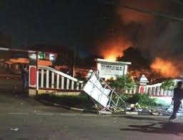 Kejar paket c diterima apa tidak kirakira dialfamart. Penyerangan Polsek Ciracas Ternyata Ada Keterlibatan Anggota Tni Pangdam Minta Oknumnya Diproses Bebas Baru