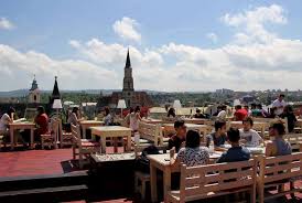 Pe scurt, e locul ala nepretentios, cu atmosfera calda si feluri gustoase, unde cu greu te poti opri din mancat. Unde Mananci Bine In Cluj Cele Mai Bune 15 Localuri Din Oras Restograf Ro