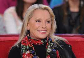 Download and listen online your favorite mp3 songs and music by véronique sanson. Veronique Sanson Devoile Pour La Premiere Fois En Photo Christian Son Compagnon