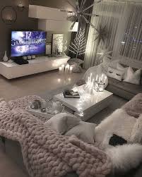 A warm and comfortable living room but also beautiful in its arrangement would certainly be the dream of today's home residents. Dieses Moderne Haus Verfugt Uber Eine Versunkene Lounge Und Einen Unterhaltungsbereich M Comfy Living Room Design Comfy Living Room Living Room Decor Apartment