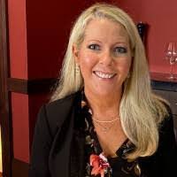 Amanda Shields's Instagram, Twitter & Facebook