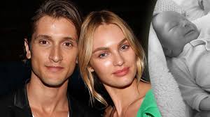 Swanepoel zeigt ihren süßen Sohn