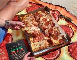 Contact jet's pizza on messenger. Jet S Pizza Celebrates 41 Years With 41 Percent Discount Pmq Pizza Magazine