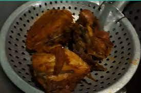 Ayam tulang lunak adalah makanan ayam yang mengandung tulang yang sudah dilunakkan. Resep Masakan Ayam Goreng Presto Tulang Lunak Bumbu Lengkuas Resep Masakan Sederhana Indonesia