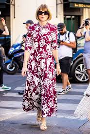How Anna Wintour Styles The Same Dress For Couture Shows And Working From Home In 2020 Fashion Week Dresses Anna Wintour Style Fashion