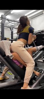 Amateur Facesit: stinkface trend - ThisVid.com