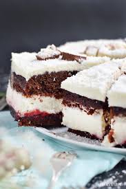 Hmm…… lecker.für den teig:4 eier 125 g weiche butter125 ml milch50 g geschmolzene vollmilchkuvertüre220 g mehl1 p. Herzfutter Food Blog Verschneite Himbeer Kokos Schoko Torte