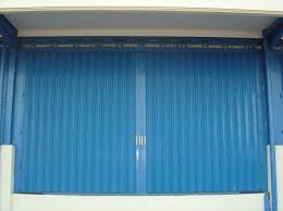 Pintu harmonika atau secara umum dapat juga disebut pintu folding gate, adalah pintu dorong yang memiliki material khusus dan terbuat dari baja dan besi yang dapat digunakan untuk pintu garasi rumah, toko, gudang dan lain sebagainya. Jenis Jenis Pintu Hamonika Pintu Harmonika Folding Gate Dan Rolling Door
