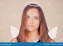 Angel Bambino Con Carattere Angelico Giovani Adorabili E Carini L'angelo  Della Ragazza Con L'aureola in Abito D'angelo Bianco San Fotografia Stock