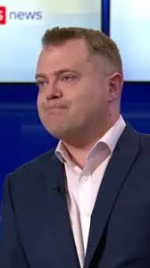 Conheça o diretor assumidamente gay da FIFA