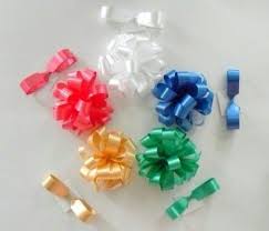 4 Tipos De Manualidades Con Cinta De Agua Lazos Para Regalos Manualidades Manualidades Con Cintas