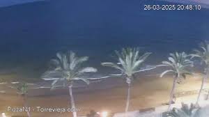 Webcam Torrevieja: Sea-side Promenade - Webcam Galore