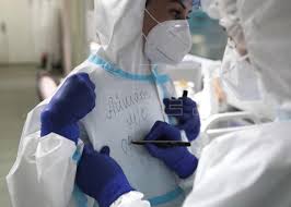 Los ensayos de la vacuna rusa contra el coronavirus realizados con voluntarios en el hospital clínico militar de burdenko muestran que es segura y que los el ministerio de defensa ruso ha indicado que en el día número 42 desde la administración de la vacuna los voluntarios volverán al hospital para. Rusia Producira En Septiembre Una Vacuna Contra La Covid 19 Sociedad Agencia Efe