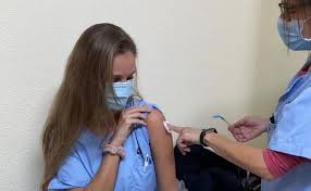 El proceso de vacunación elaborado por el ministerio de salud se realizará de manera gradual y progresiva, de acuerdo a la cantidad de dosis que vayan llegando al país. El Colegio De Enfermeria Carga Contra La Vacunacion En Leon Por Que Otras Provincias Con Las Mismas Dosis Han Vacunado Al 100 Y Aqui Ni Al 10 Leonoticias