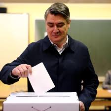 Croatian president faces ex-prime minister in presidential election run-off