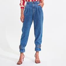 O mundo da moda é, atualmente, povoado de influencers. Calca Dina Jeans Linda De Morrer