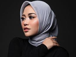 Selebgram rachel vennya saat ini diketahui tengah hamil anak kedua. Rachel Vennya Terpaksa Ungkap Aib Keluarga Ayahnya Menipu Pakai Namanya