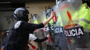 Colombia entró hace una semana en una espiral de protestas y enfrentamientos violentos entre manifestantes y fuerza pública. Colombia Segunda Noche De Protestas Contra La Policia Las Noticias Y Analisis Mas Importantes En America Latina Dw 11 09 2020