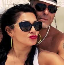 👉Blanca Rosa Blanco y su mayor orgullo, una de las actrices más  reconocidas de Cuba y más allá, aparece junto a su hijo César Sarmiento,  quien vive en Los Ángeles y ya