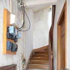 Autrefois la perception de peages etait assez courante notamment a lentree des villes dans le saint empire romain germanique et en dautres pays deurope les juifs etaient soumis a un peage corporel. Repeindre Un Escalier Pour Le Relooker Conseils Et Etapes A Suivre Cote Maison