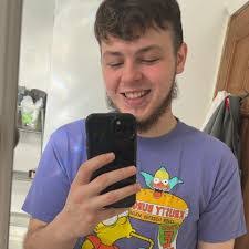 Eric Mullinix's Instagram, Twitter & Facebook