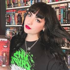 Heather Degruy's Instagram, Twitter & Facebook