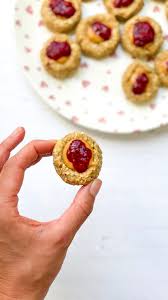 Gefallt 3 099 Mal 97 Kommentare Dr Hazel Wallace Bsc Msc Mbbch Thefoodmedic Auf Instagram You Had Me At No Bake And Peanut In 2020 Baking Food Peanut Butter